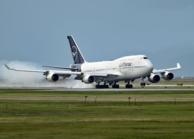 Boeing 747-400 (D-ABVM)