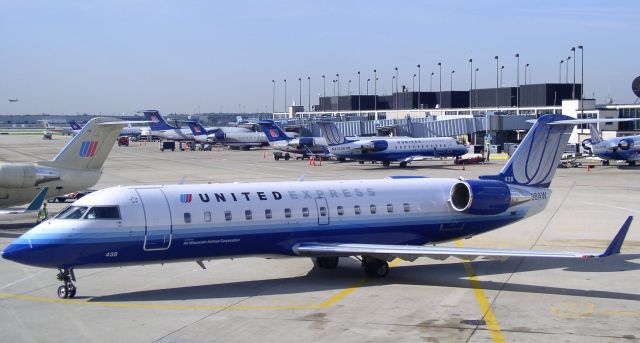 Canadair Regional Jet CRJ-200 (N438AW)