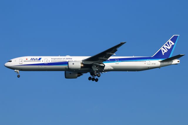 Boeing 777-200 (JA751A)