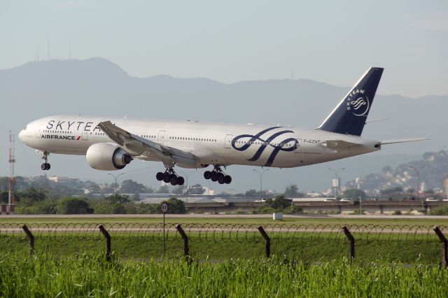 Boeing 777-200 (F-GZNT)