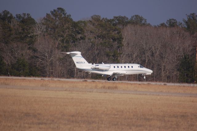 Cessna Citation III (N650LA) - Rolling down 14 at Lone Star.