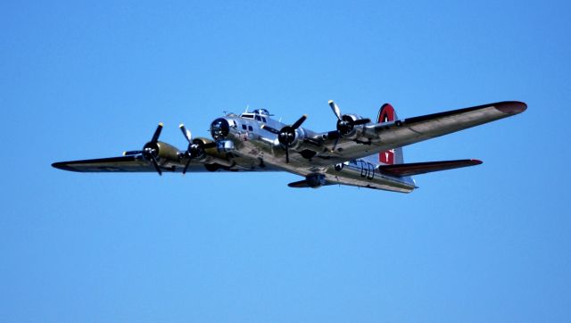 Boeing B-17 Flying Fortress —