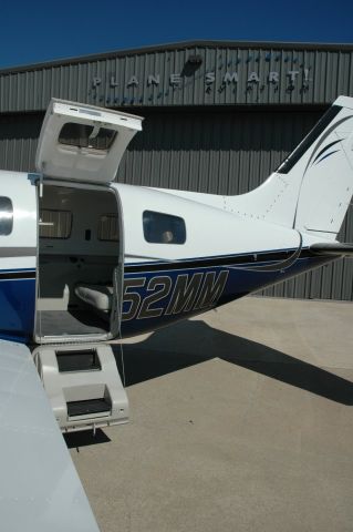 Piper Malibu Meridian (N752MM) - Hatch door to Meridian