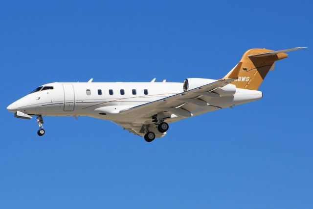 Bombardier Challenger 300 (N388WS)