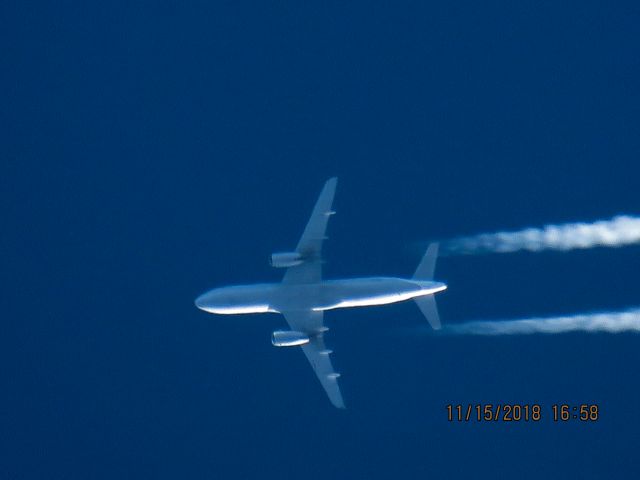 Airbus A320 (N428UA)