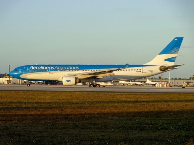 Airbus A330-200 (LV-FNK) - Aerolineas Argentinas