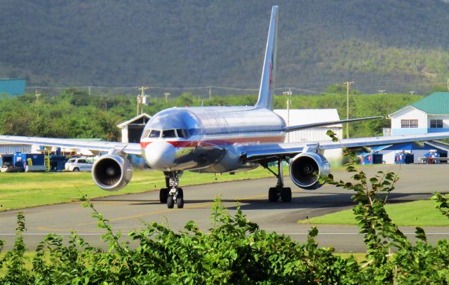 Boeing 757-200 (N181AN)