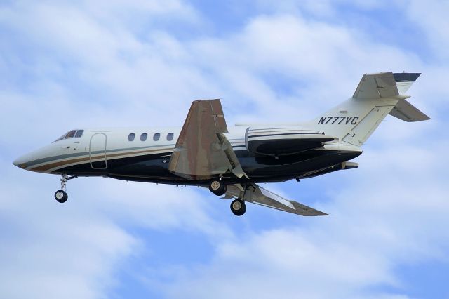 Hawker 1000 (N777VC) - 4 approach