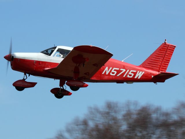 Piper Cherokee (N5715W)