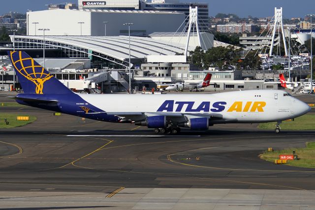 Boeing 747-400 (N409MC)