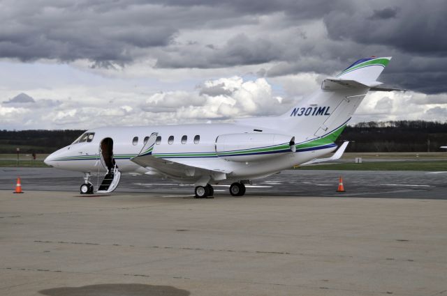 Hawker 800 (N301ML) - Seen at KFDK on 4/3/09.