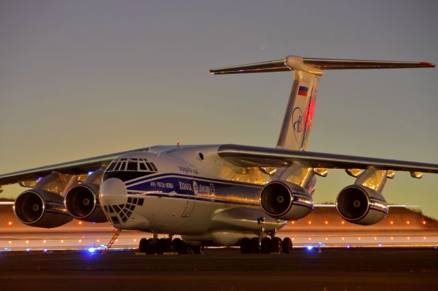 Ilyushin Il-76 (RA-76511) - (29/11/2013)