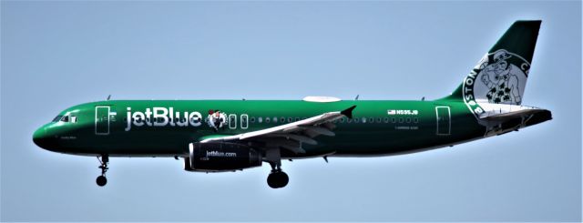 Airbus A320 (N595JB) - 8-2-2022