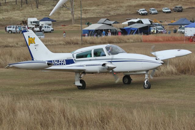 Cessna 310 (VH-FFA)