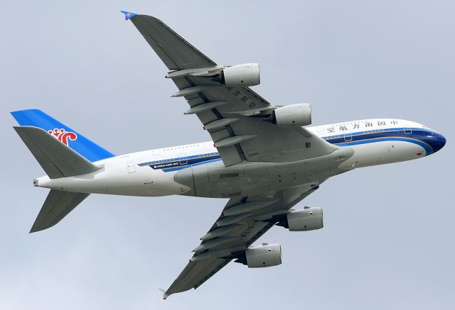 Airbus A380-800 (B-6138)