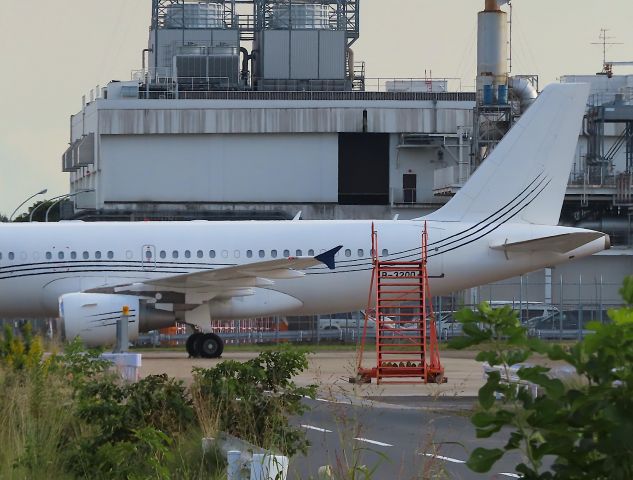 Airbus A319 (B-320Q) - Photo taken on Oct 28, 2022.br /Unfortunately, the nose of the plane was hidden behind the building...