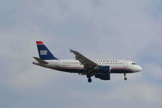 Airbus A319 (N762US)