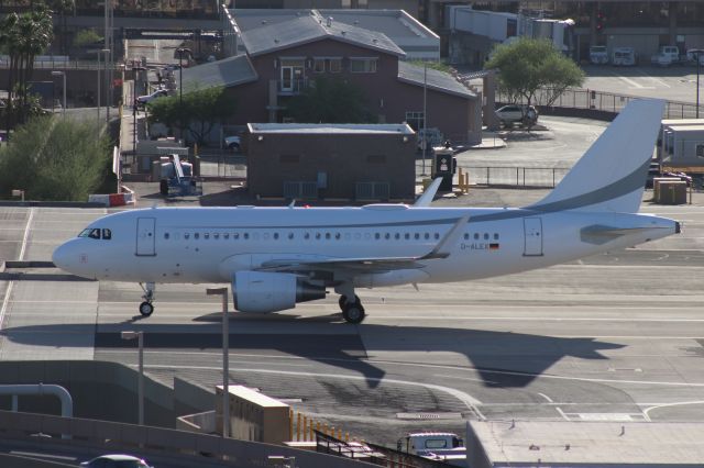 Airbus A318 (D-ALEX)