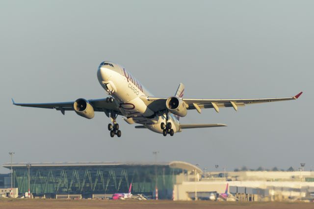 Airbus A330-300 (A7-AFV)