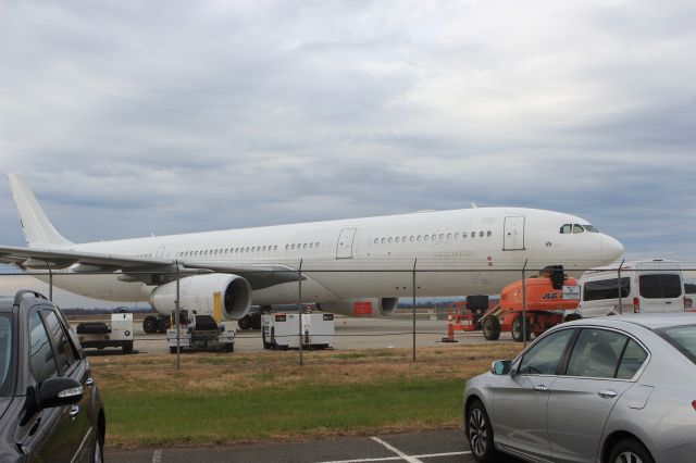 Airbus A330-300 (9H-SMC)