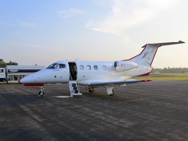 Embraer Phenom 100 (N585JS)