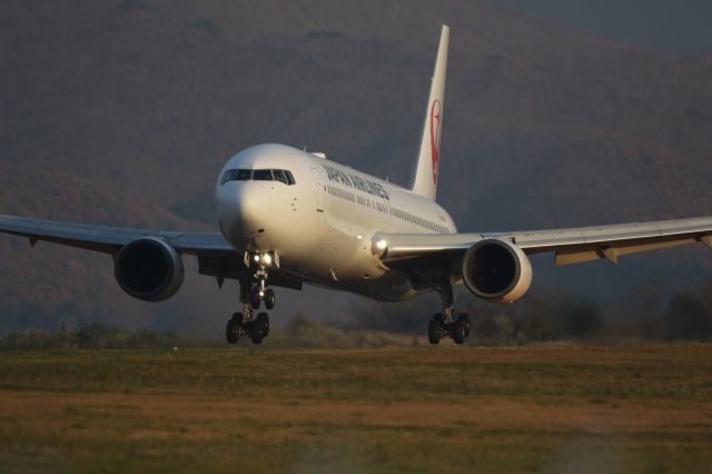 BOEING 767-300 (JA614J) - November 10, 2024: