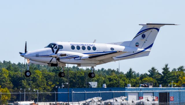 Beechcraft Super King Air 200 (N805AH) - Shot with a Nikon D3200 w/ Nikkor 70-300mmbr /Best viewed in Full Size