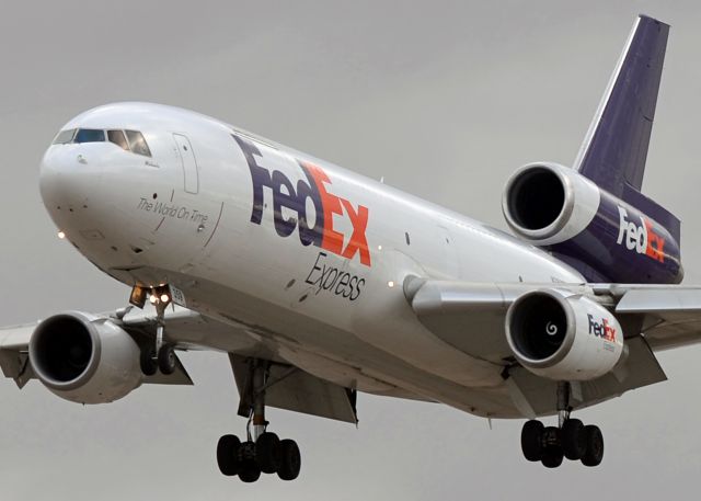 McDonnell Douglas DC-10 (N359FE)