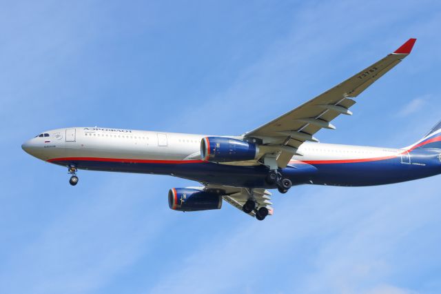 Airbus A330-300 (RA-73783)