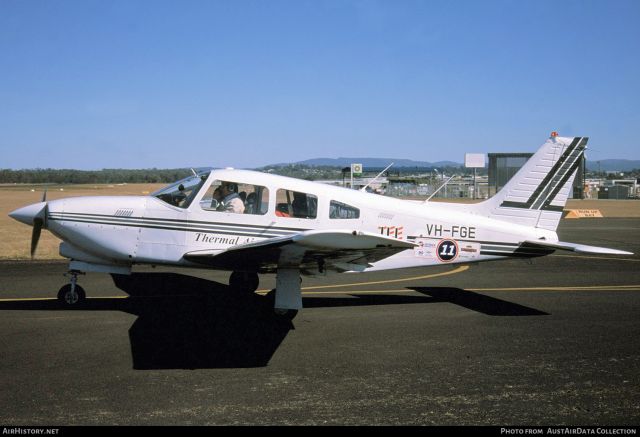 Piper Cherokee (VH-FGE)