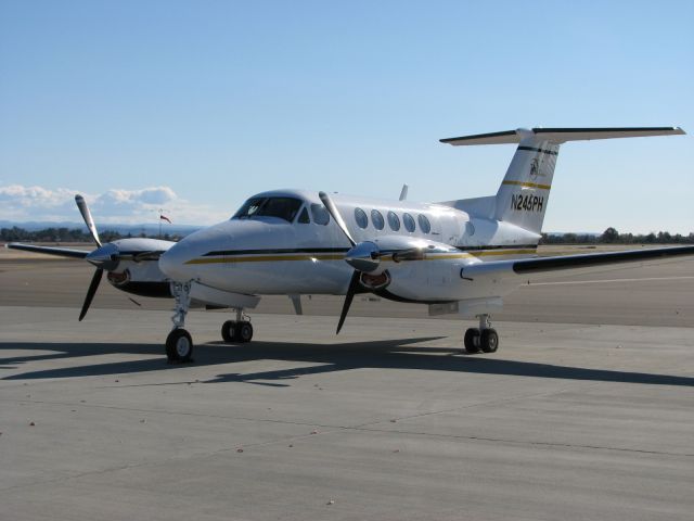 Beechcraft Super King Air 200 (N246PH) - Air ambulance King Air 200