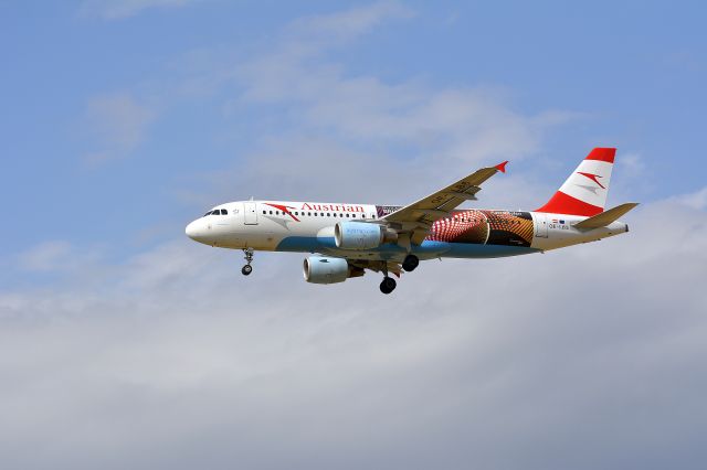 Airbus A320 (OE-LBS)