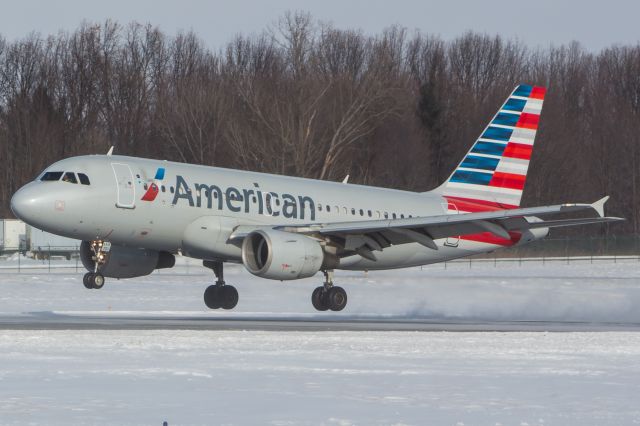 Airbus A319 (N751UW)