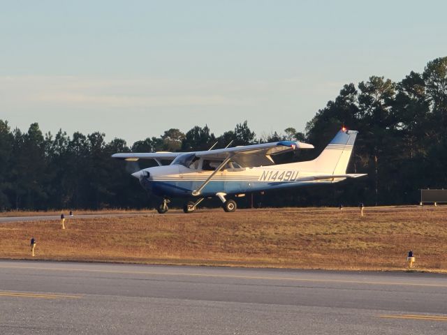 Cessna Skyhawk (N1449U)