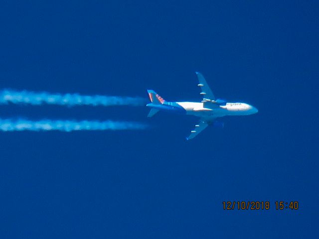 Airbus A320 (N225NV)