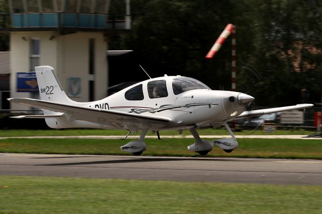 Cirrus SR-22 (PH-DVD)