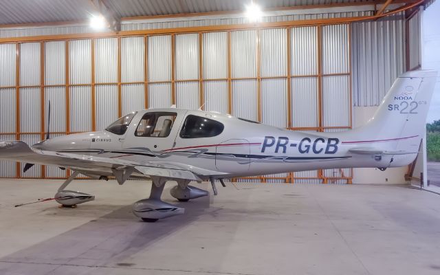 Cirrus SR-22 (PR-GCB)