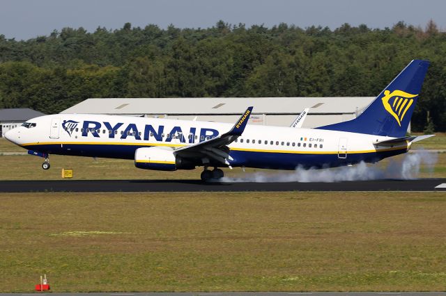 Boeing 737-800 (EI-FRI)