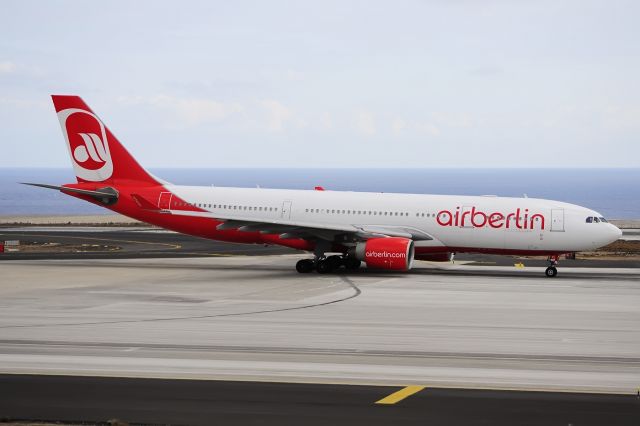 Airbus A330-300 (D-ABXC)