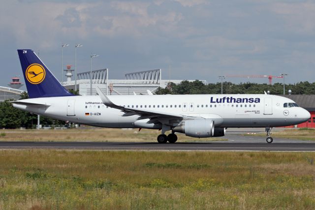Airbus A320 (D-AIZW)
