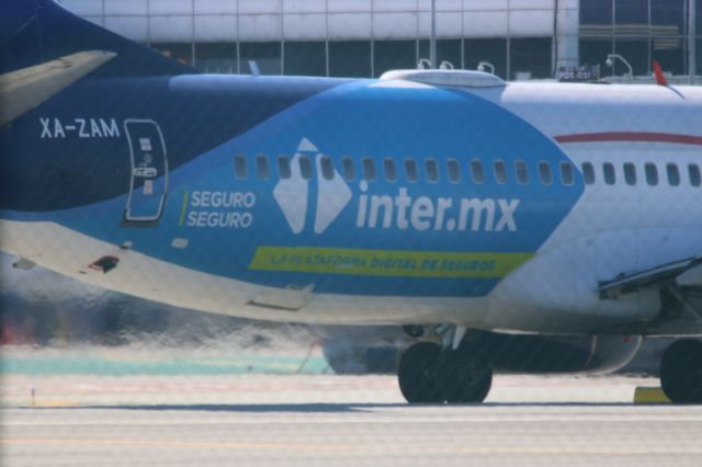 Boeing 737-800 (XA-ZAM)