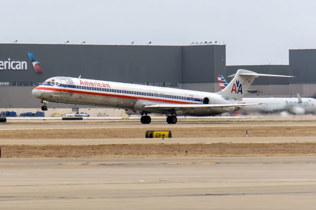 McDonnell Douglas MD-80 (N7550)