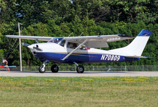 Cessna Skylane (N70809)