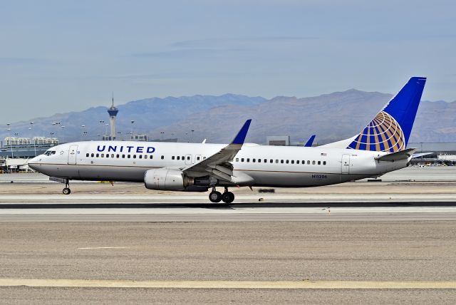 Boeing 737-800 (N11206) - N11206 United Airlines 2000 Boeing 737-824 C/N 30578br /br /Las Vegas - McCarran International (LAS / KLAS)br /USA - Nevada, April 04, 2011br /Photo: Tomás Del Coro