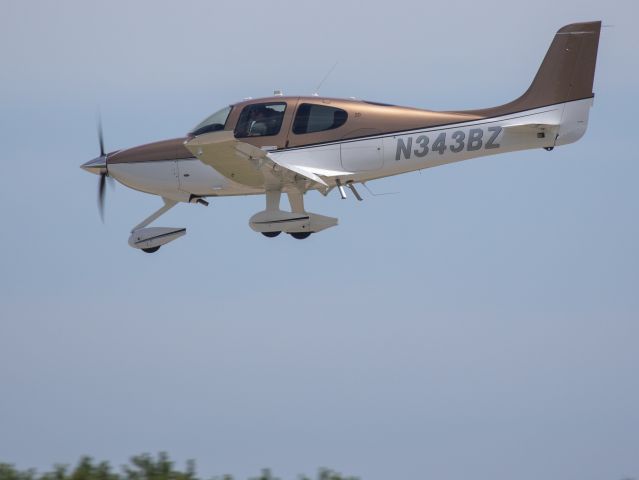 Cirrus SR-20 (N343BZ) - osh18! 25JUL 2018