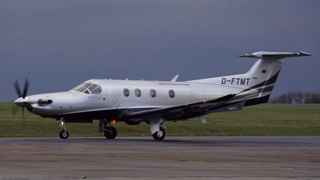 Pilatus PC-12 (D-FTMT) - Tankstopp
