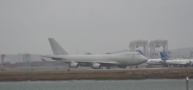 Boeing 747-400 (LX-PCV)