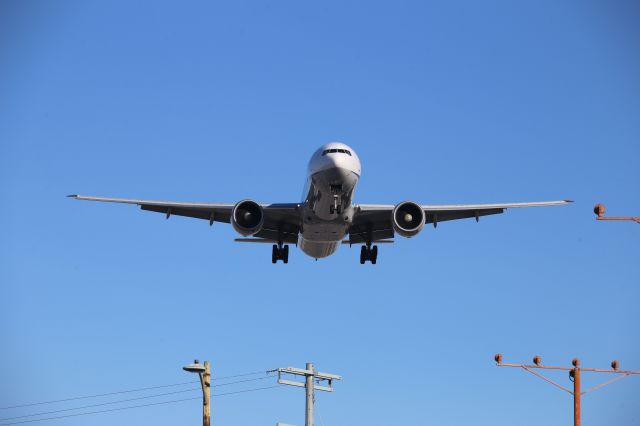 BOEING 777-300ER —