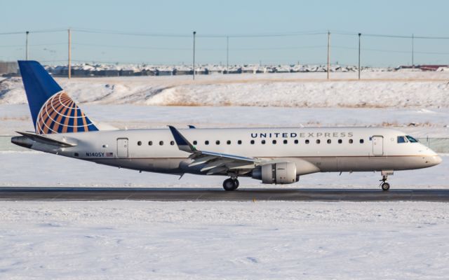 EMBRAER 175 (long wing) (N140SY)