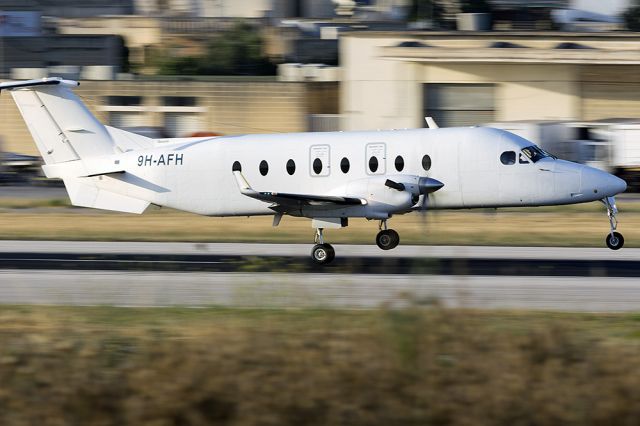 Beechcraft 1900 (9H-AFH)
